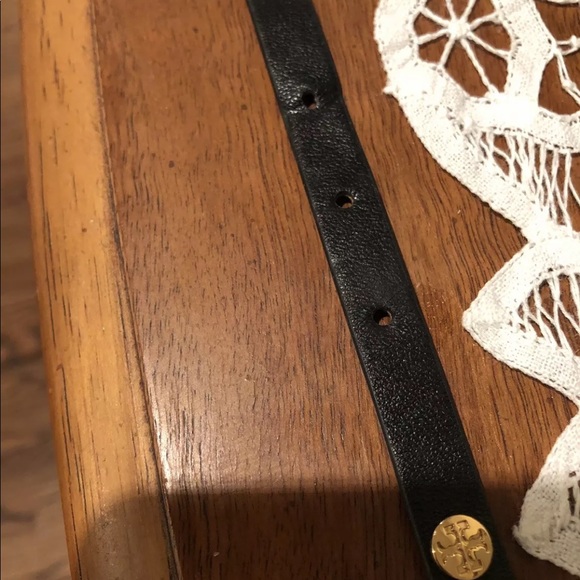 Tory Burch Double Wrap Black Logo Stud Bracelet - Picture 4 of 6